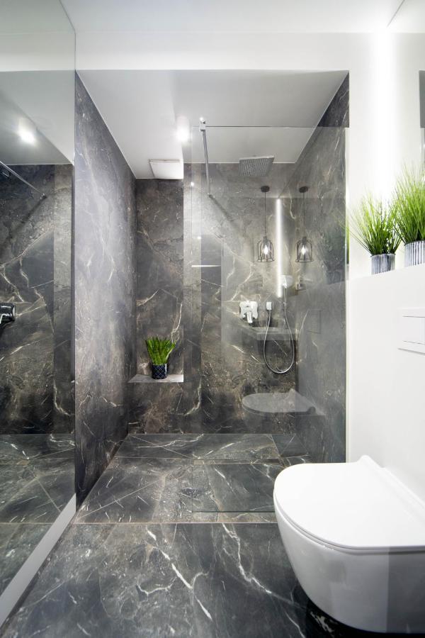 Jacuzzi Apartment Main Square Cracovie Extérieur photo