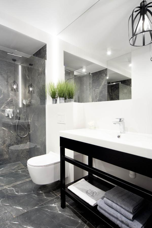 Jacuzzi Apartment Main Square Cracovie Extérieur photo