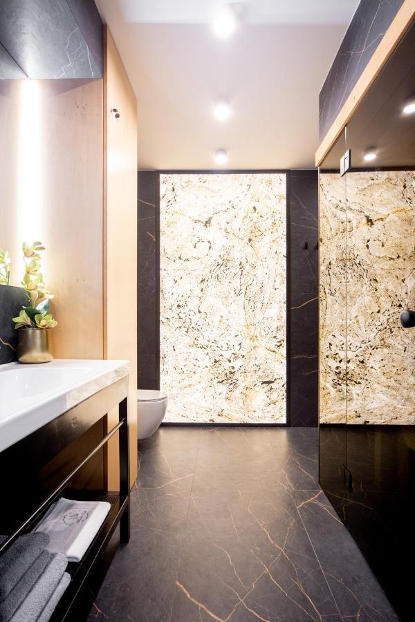 Jacuzzi Apartment Main Square Cracovie Extérieur photo