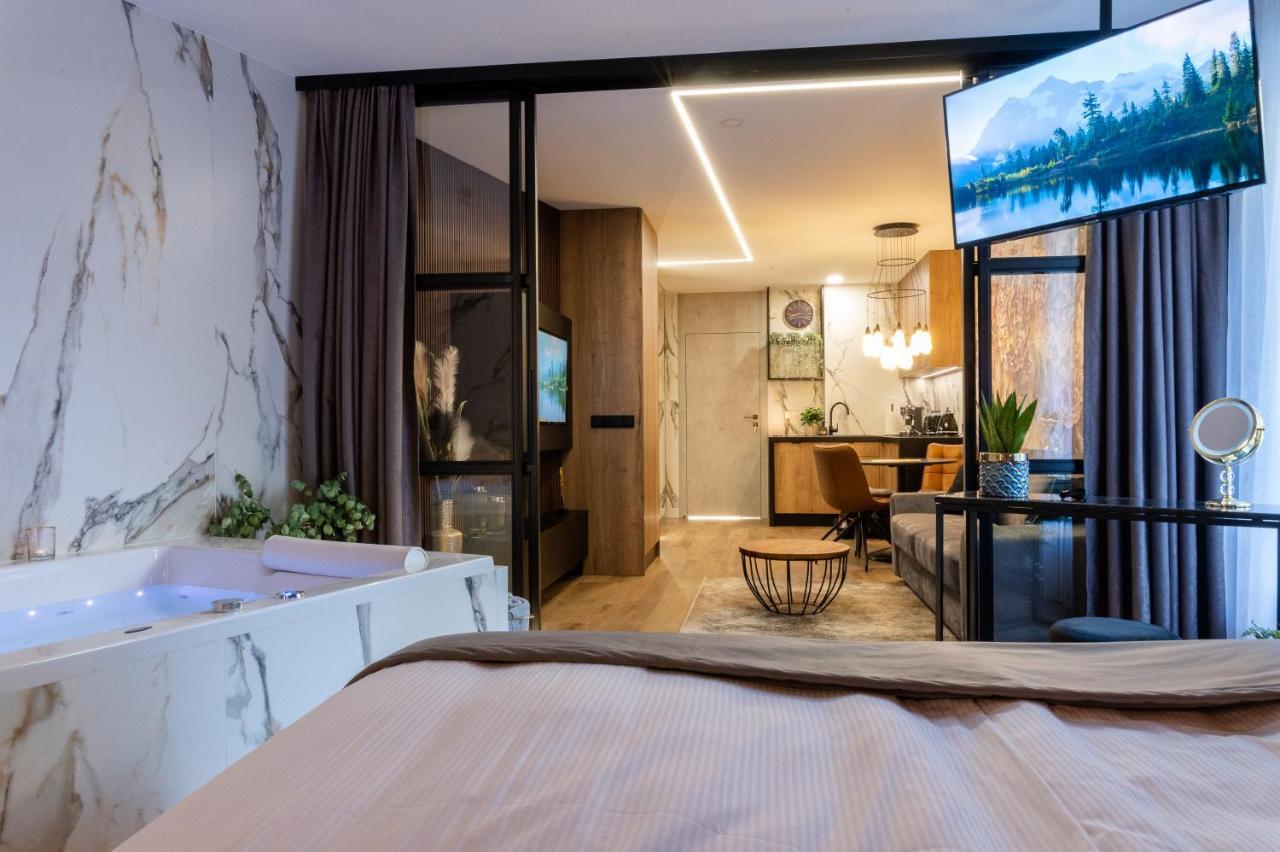 Jacuzzi Apartment Main Square Cracovie Extérieur photo