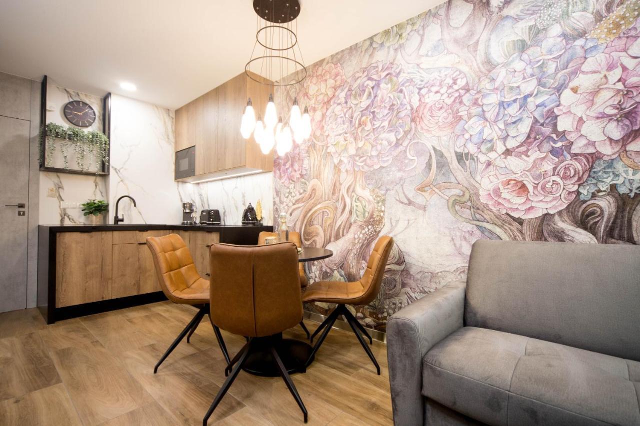 Jacuzzi Apartment Main Square Cracovie Extérieur photo
